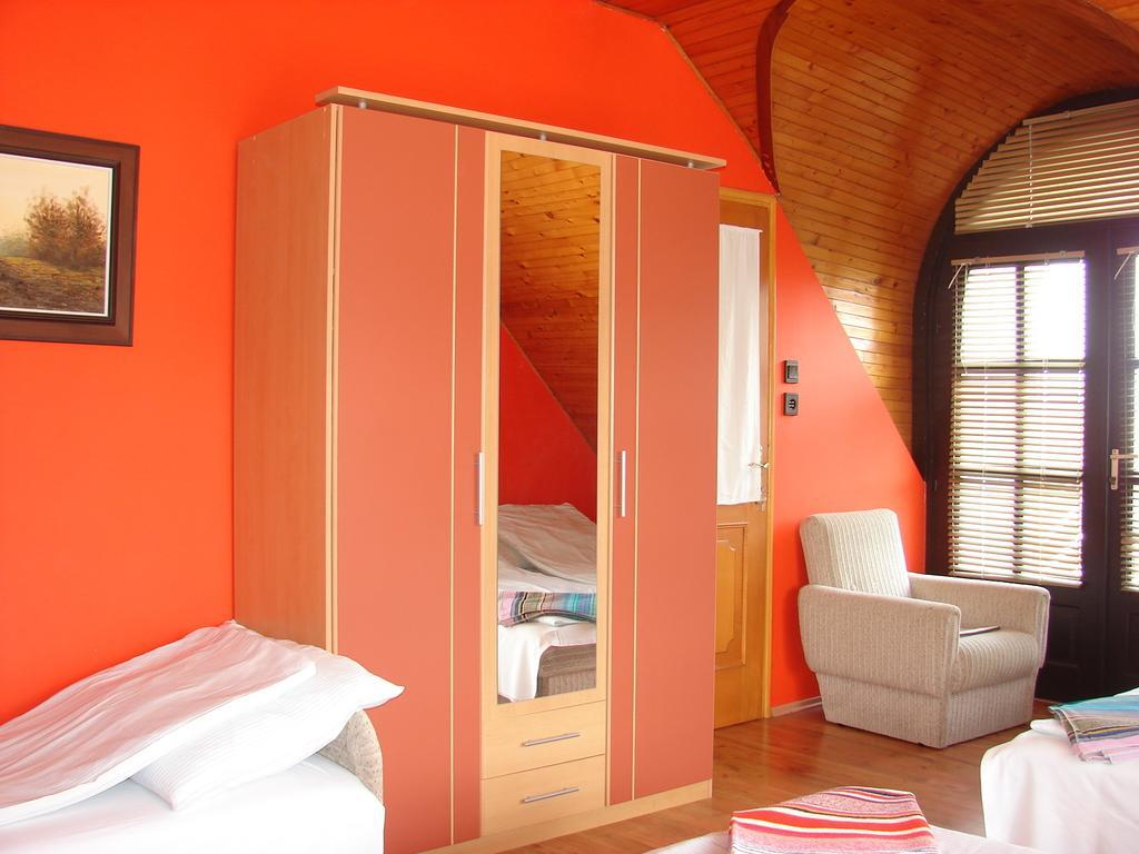 Napfeny Villa بالاتونفوريد الغرفة الصورة